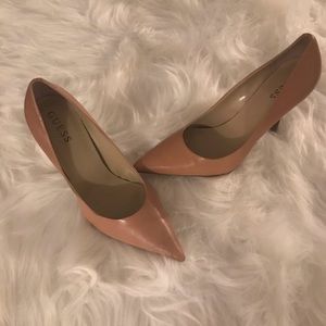 Guess Cadeo pumps